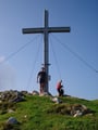 ... bis zum Gipfelkreuz des Hohen Sarsteins. Jetzt war erstmal eine Jausenpause angesagt.
