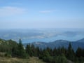Der Attersee ist sehr gut bei dieser Fernsicht zum sehen. Ohne Pause marschierten wir rasch weiter Richtung Brunnkogel.