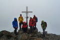 Nichts desto trotz erreichten wir wenig später den Gipfel des ca. 2986m hohen „Aperer Turm“. Lediglich eine kleine ausgesetzte und seilversicherte Stelle unmittelbar vorm Gipfelkreuz erforderte erhöhte Aufmerksamkeit.