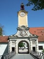 Eingang zum Schloß