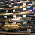 Kuchentheke im Whole Foods Market