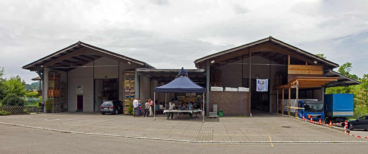 Die Firma Wytor AG, Laupen ZH ist seit 1969 im Bereich der natürlichen Bodenverbesserer / Hofdüngeraufbereitung tätig