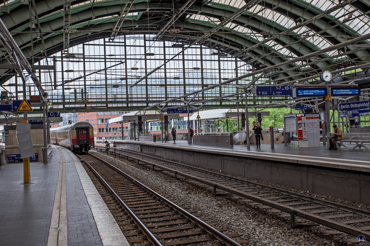 Luxuszug Rheingold, TEE. Ausfahrender Zug.