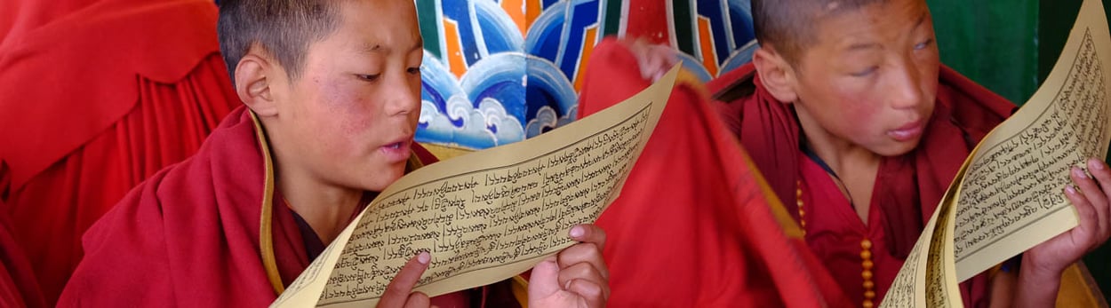 AGB Himalaya Tours, Mönche Kloster Sershul in Kham, Osttibet