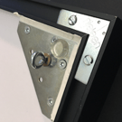 Bilderaufhänger mit Ringschraube ergänzt