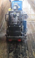 目地施工作業中