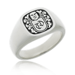 Ein Wappenring aus Silber mit einem detaillierten Wappen, aus der klassischen Herrenschmuck-Kollektion der Goldschmiede Obsession.
