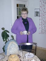 Silke Buck mit Sammeltasse