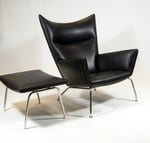 Fåtölj med fotpall design Hans J Wegner för AP-stolen/Johs. Hansen mod. AP-45