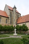 Sonnefeld, ehemals Zisterzienserkloster, Kirche und Klosterhof