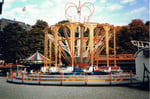 Die Basler Herbstmesse mit der Bahn «SwingUp» auf der Rosental-Anlage, 1987