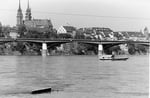 Die Wettsteinbrücke mit dem Münster, 1970