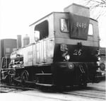 Dampflok der St.Johann-Hafenbahn E 3/3 Nr.8480 in der Einfahrt vom Schlachthof im April 1958. Diese Dampflok verunglückte am 13. Oktober 1958 beim Hüninger Zoll mit einem Tram der Linie 25 (Siehe Bild Nr.22 unter «Die Gegenwart der Vergangenheit»)