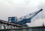 Ein weiterer Kran der Kohlenversorgungs-AG im Hafenbecken 2 nach der Renovation im Jahre 2001