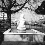 Das Hafenbecken 1 mit dem Gelpke-Brunnen von Willi Hege (1907-1976), Foto: 1974