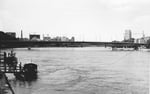 Die Johanniterbrücke mit dem St.Johann-Hafen im Hintergrund, 1970