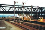 Diverse Flügelsignale am Bahnhof Weil am Rhein 1982