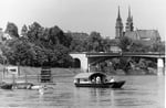 Die Wettsteinbrücke mit der Fähre "Wilde Maa", 1970
