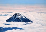 富士遠望　M15号　紙本彩色　©INOUE KIYOHARU