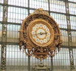 die alte Bahnhofsuhr, jetzt Museum