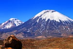 Vulkane Pomerape (6.222 m) und Parinacota (6.348 m), Nationalpark Lauca, Chile 