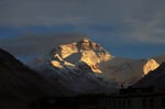 Mount Everest (8.848 m) im Abendlicht