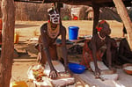 Im Karo-Dorf, Omo-Tal