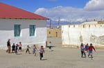 Sportunterricht in Karakul, Pamir, Tadschikistan 