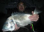 ４月２日　磯から瀬川さん　良型チヌ４７．５㎝