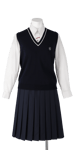 川島中学校合い制服(ニットベスト着用)