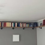 Umlaufendes DIY Bücherregal mit Regalträgern aus Temperguss Fittings