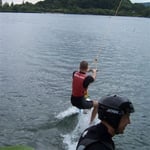 Erste Versuche auf dem Wakeboard - Sommerpausentreff der JU Dresden - 18.07.2009