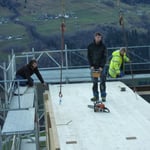 Montage Elemten mit Baukran