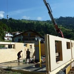 Montage der Holzelementen.