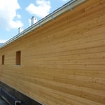 Aussenschalung in Lärechenholz, August 2015.