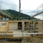 Montage der Holzelementen.