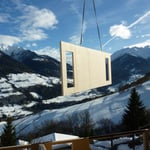 Montage der ersten Holzelementen im November 2014.