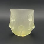 Rüsselbecher aus leicht grünlichem Glas.   dariert: 4. Jh.n.Chr.  Original: Musée des Antiquités nationales, St-Germain-en-Laye  Inv. Nr.AN 13357  Fundort: Jonchery sous Suippes (Marne)  Höhe 95 mm  Gefäß Nr. 410