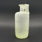 Fasskanne mit kurzem Bandhenkel auf der Schulter. Leicht eingeschliffene Strichgruppen.  3. Jh.n.Chr.  Fundort: unbekannter Fundort in Köln  Inv. Nr. L 676  Höhe ca 168 mm  Gefäß Nr. 252