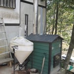 薪の乾燥室の床暖房にも流用