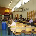 und die Festwirtschaft läuft an...