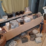 大好評　石の傘立て　毎月、名古屋の工務店の新築祝いで納品しております