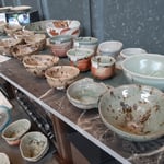 明知町の陶芸作家　安藤氏の作品も多数展示販売中です