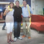 Heiko Kiera mit seiner Schwester und Hinnerk Baumgarten nach der DAS Show beim NDR im Juli 2013.
