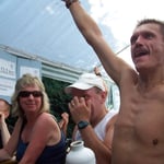 Nun aber schnell ins Zelt und die zweite Halbzeit schauen ...