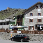 Wo unser Toyota steht, da stehen sonst immer die "Ferraris" ...