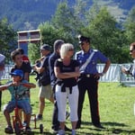 Auch die italienischen Polizisten sind vor Ort ...