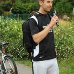 Christian stimmt ein