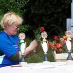 Noch ein bisschen die Rosen von den Stacheln befreien, bis es losgeht ...