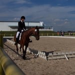 Eva reitet zum Startpunkt ...